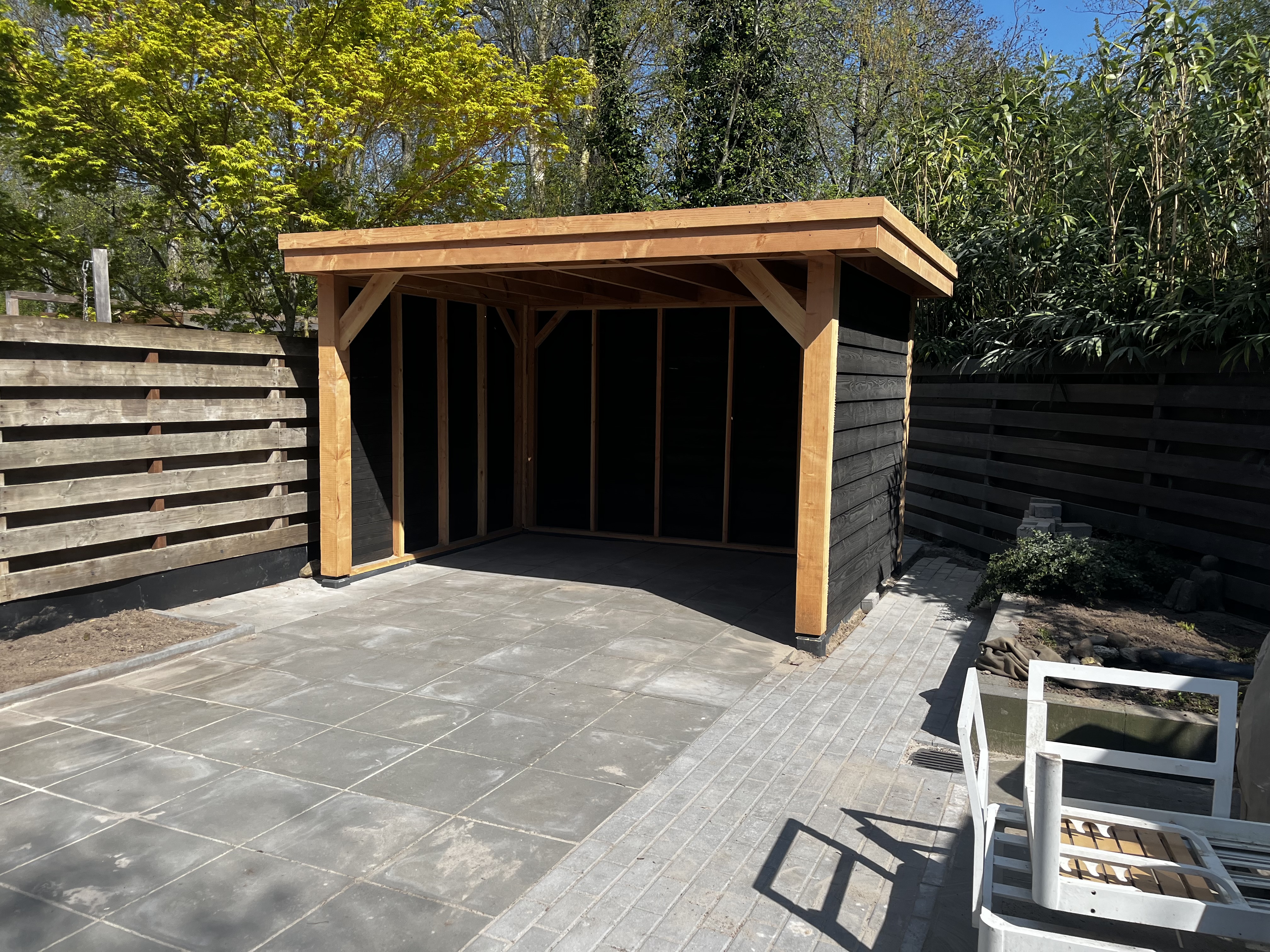 Carport na werkzaamheden