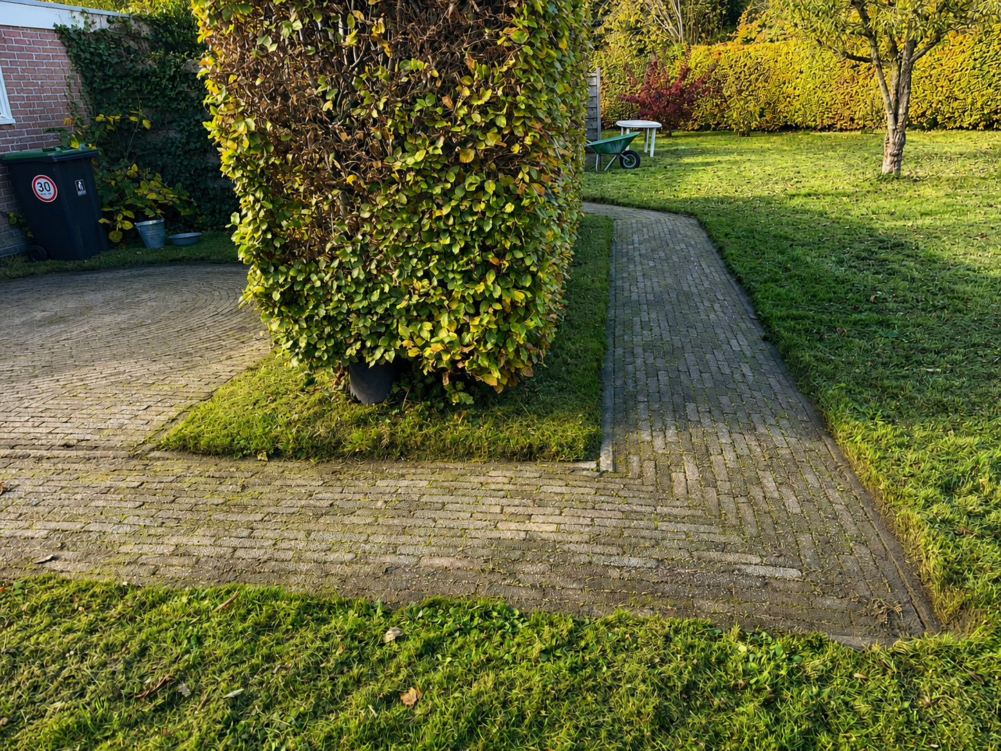 Onderhoud en nette afwerking van een tuin